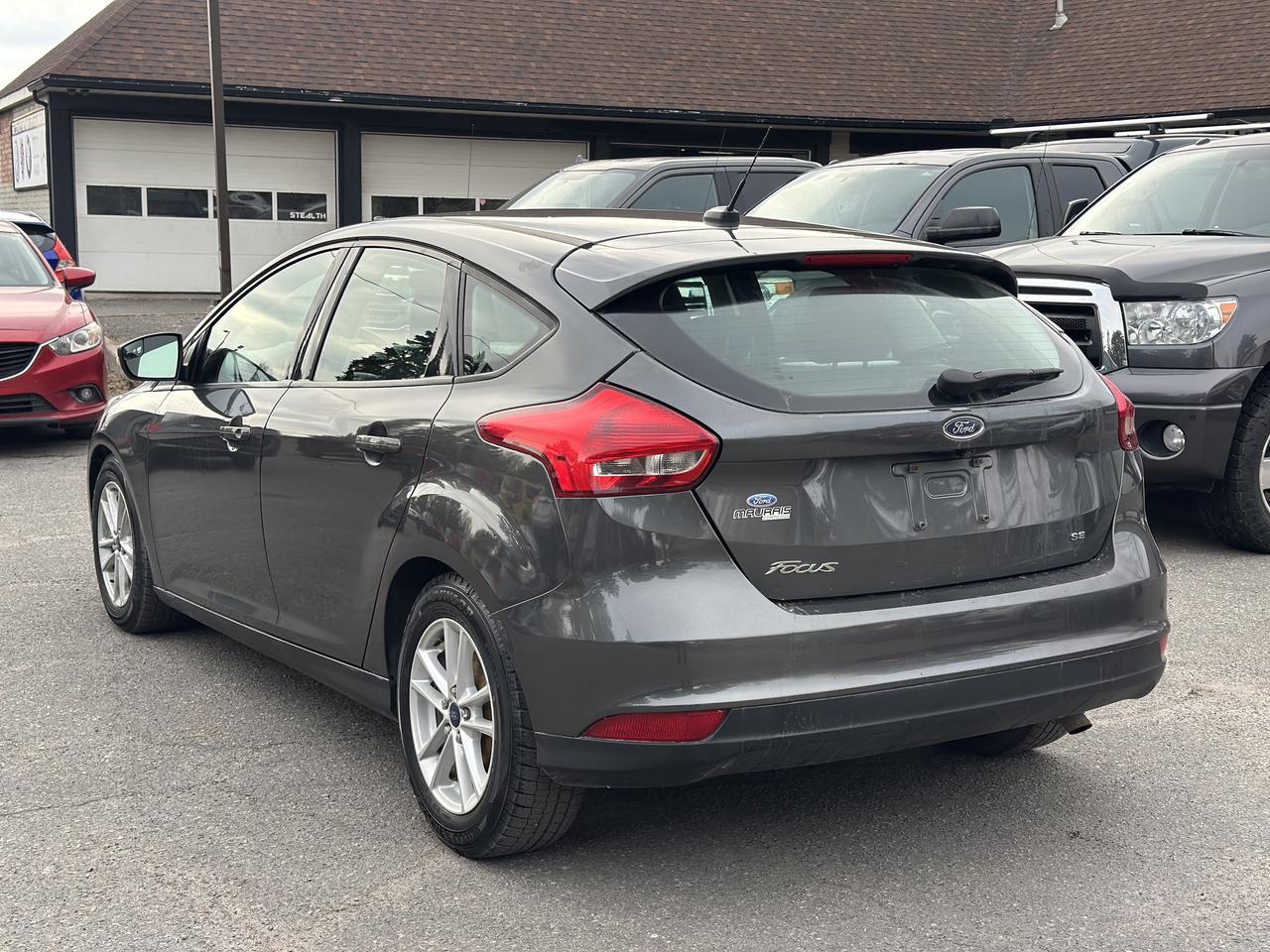 2017 Ford Focus Hatchback SE **ONE OWNER** CLEAN CARFAX** Photo