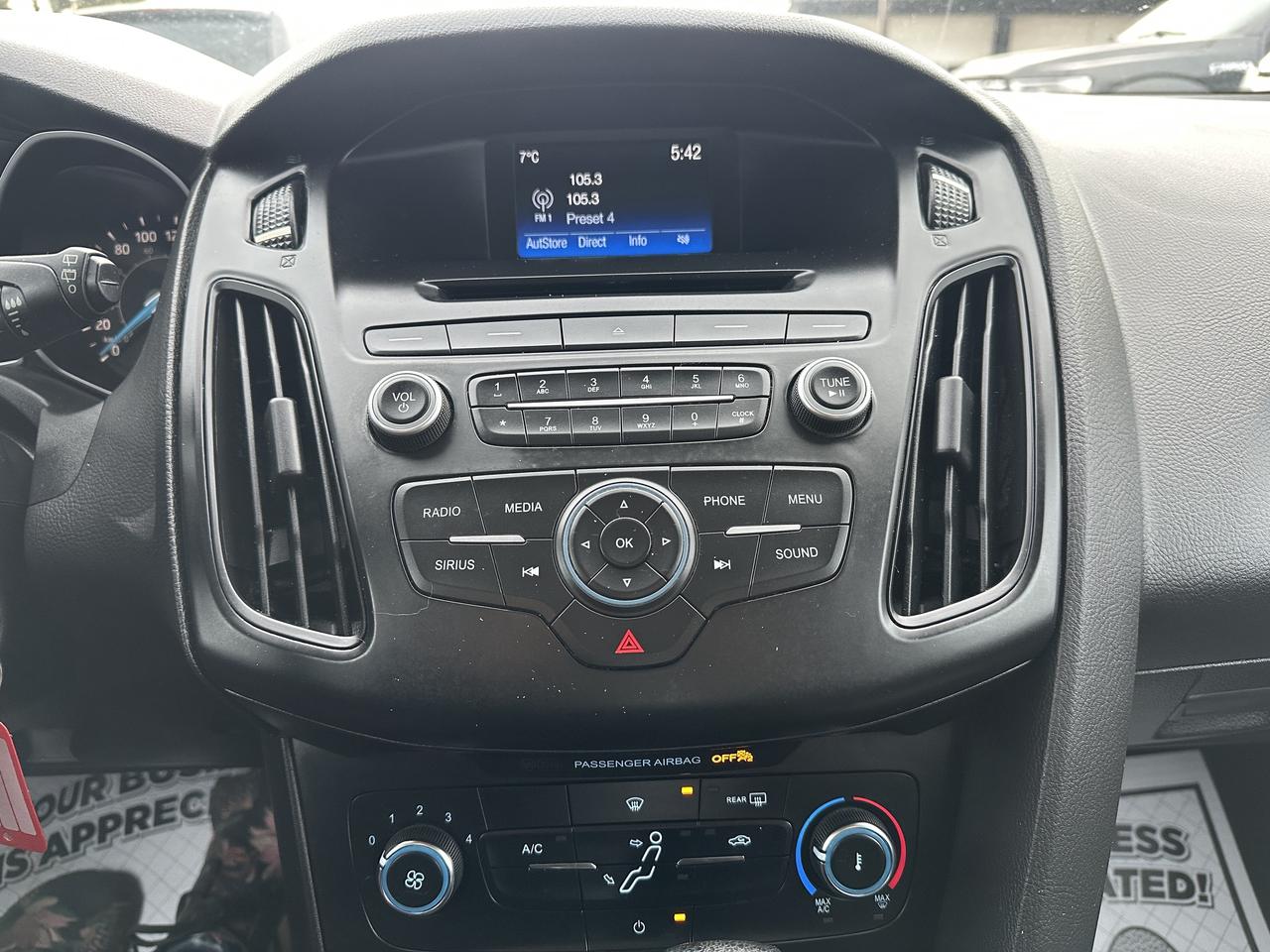 2017 Ford Focus Hatchback SE **ONE OWNER** CLEAN CARFAX** Photo