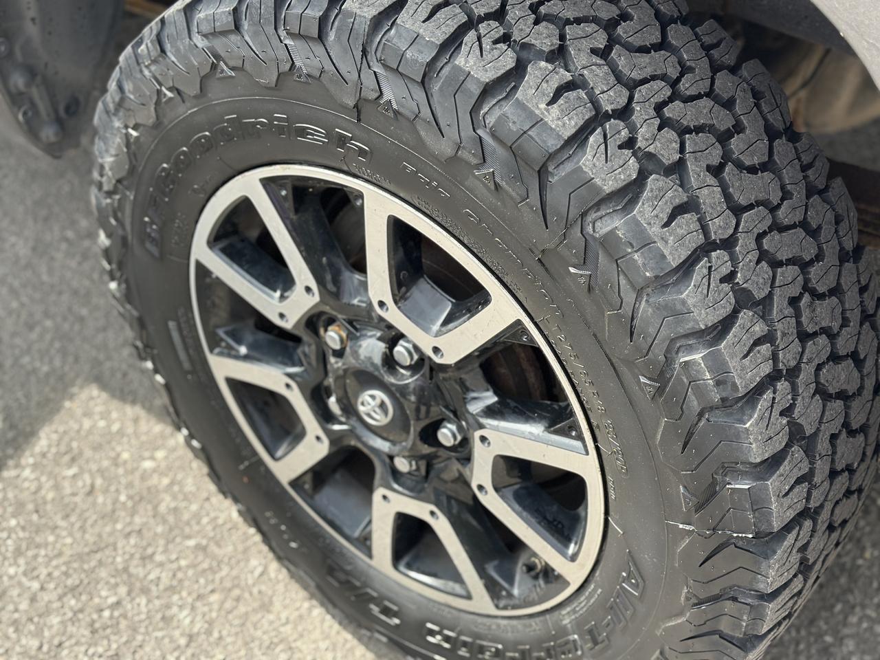 2016 Toyota Tundra 4WD Double Cab 146" 5.7L TRD Photo