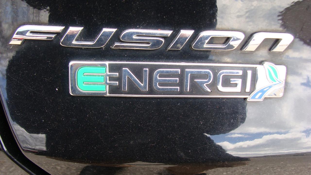 2018 Ford Fusion Energi TITANIUM/PLATINUM Plug-In Hybrid Photo