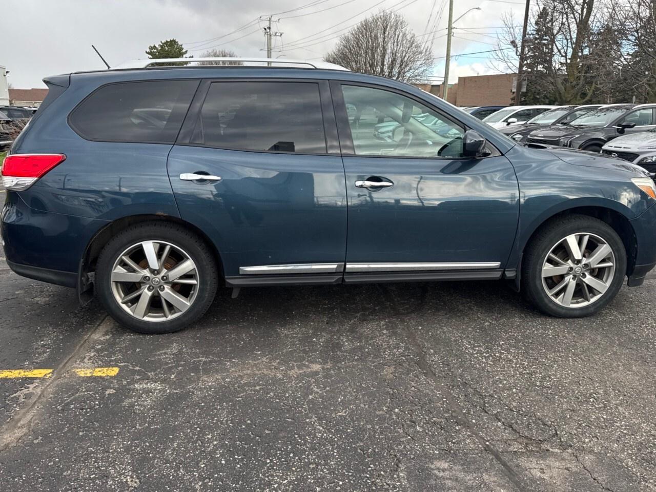 2014 Nissan Pathfinder 4WD 4DR PLATINUM Photo3