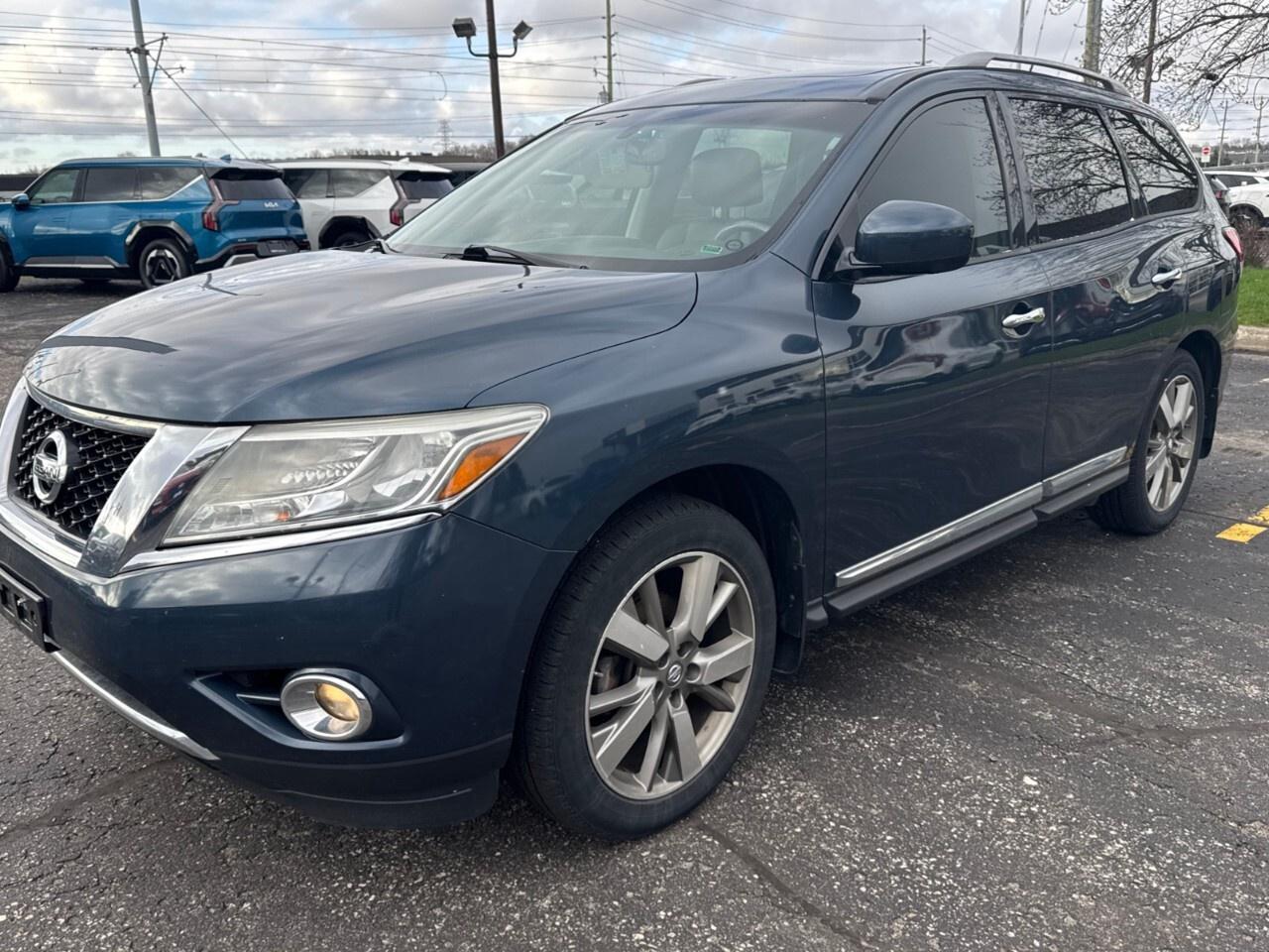 2014 Nissan Pathfinder 4WD 4DR PLATINUM Photo