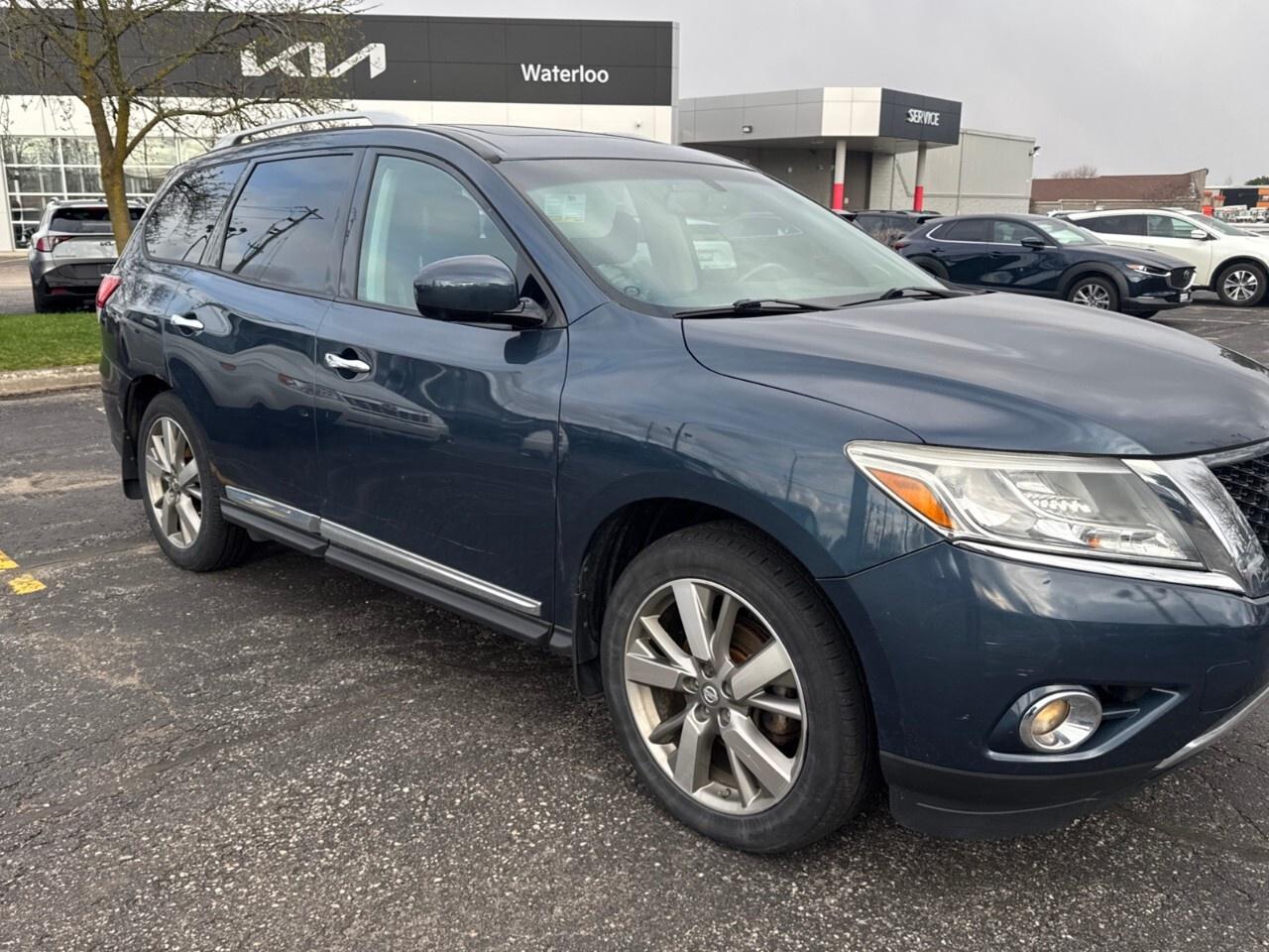 2014 Nissan Pathfinder 4WD 4DR PLATINUM Photo