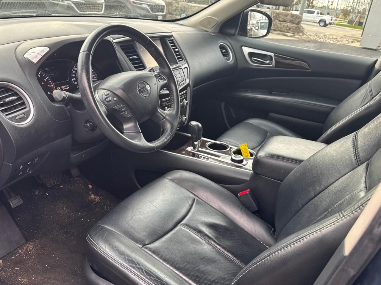 2014 Nissan Pathfinder 4WD 4DR PLATINUM Photo