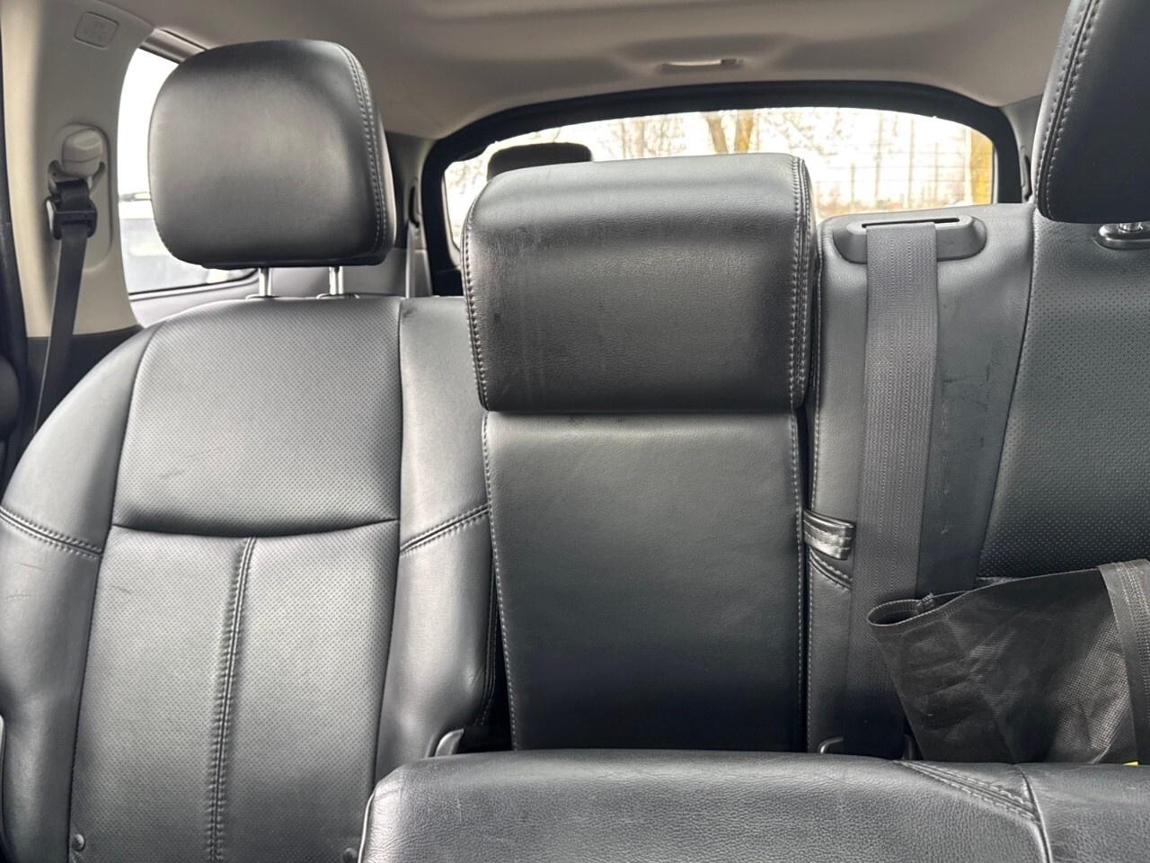 2014 Nissan Pathfinder 4WD 4DR PLATINUM Photo