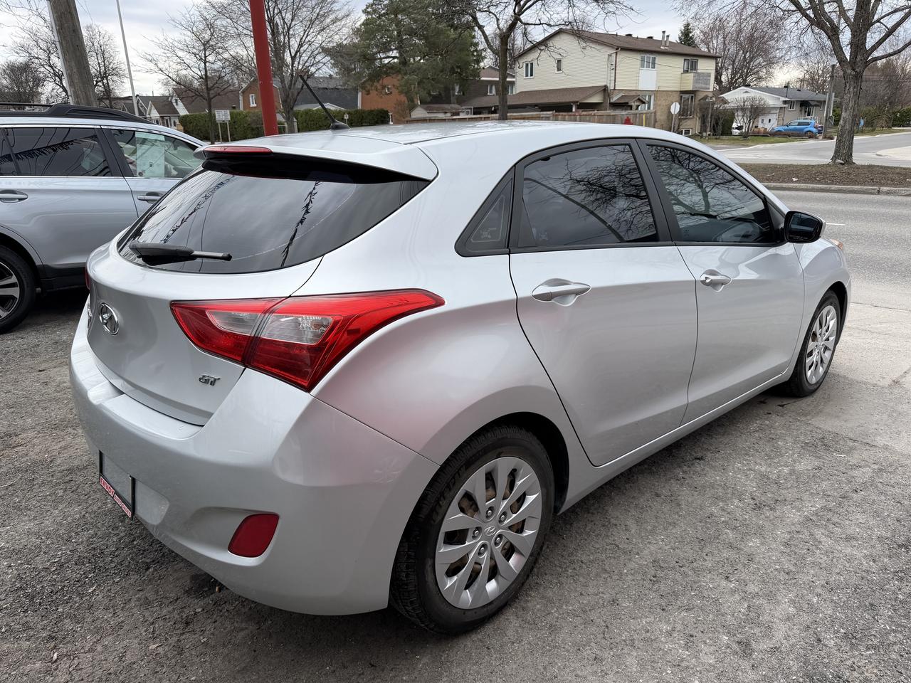 2016 Hyundai Elantra GT  Photo2