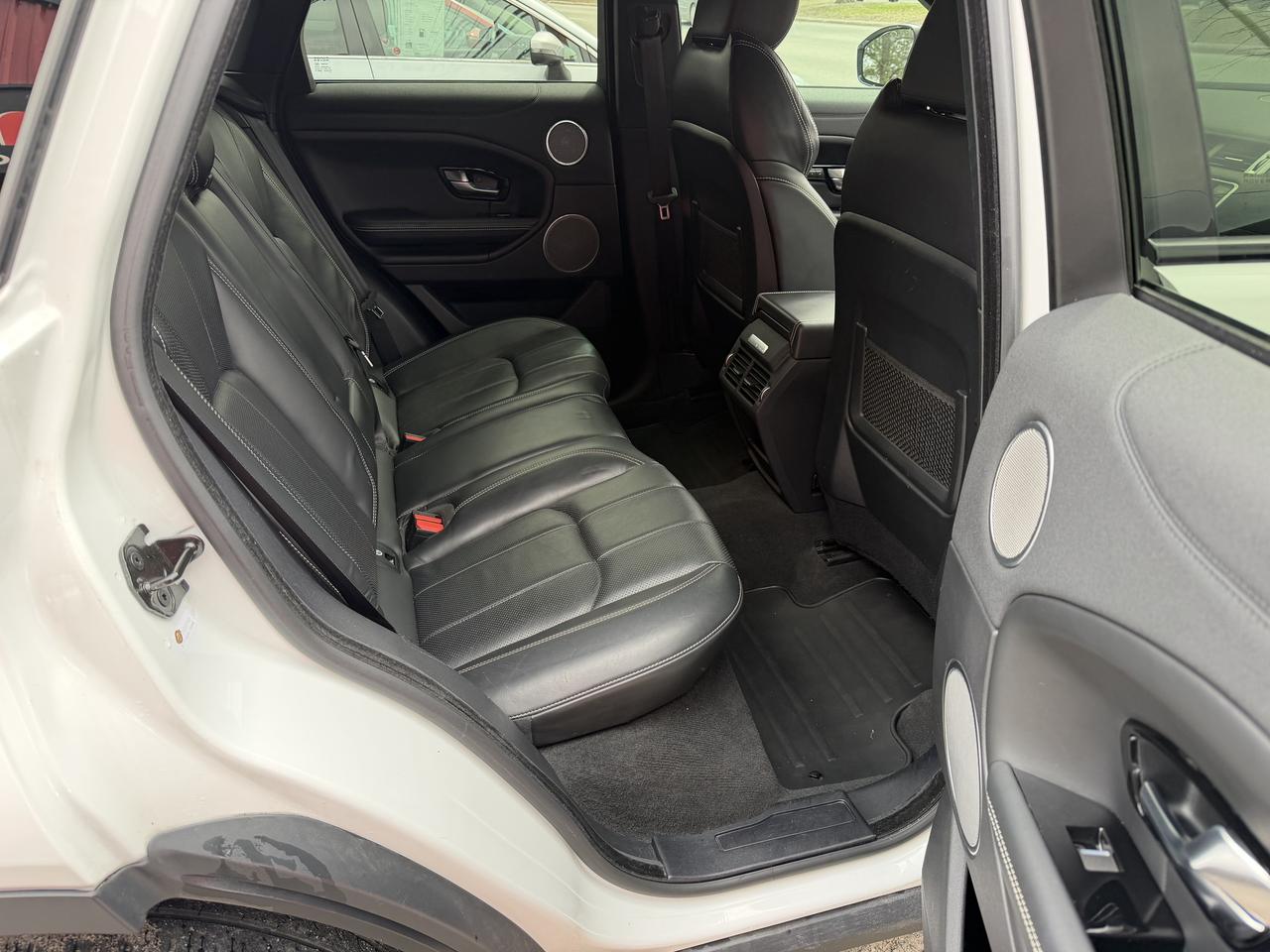 2016 Land Rover Range Rover Evoque HSE Photo