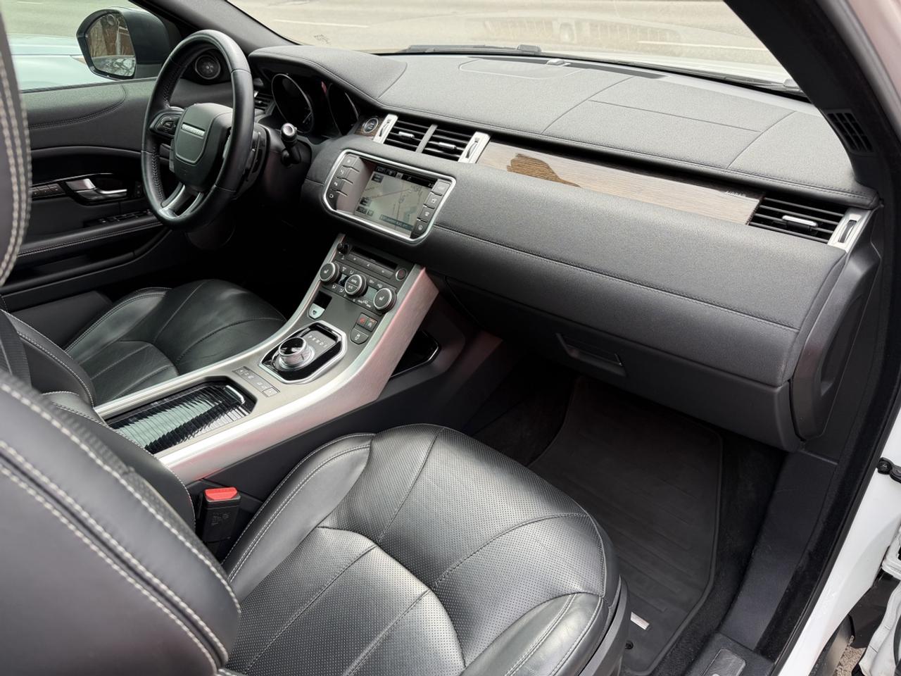 2016 Land Rover Range Rover Evoque HSE Photo