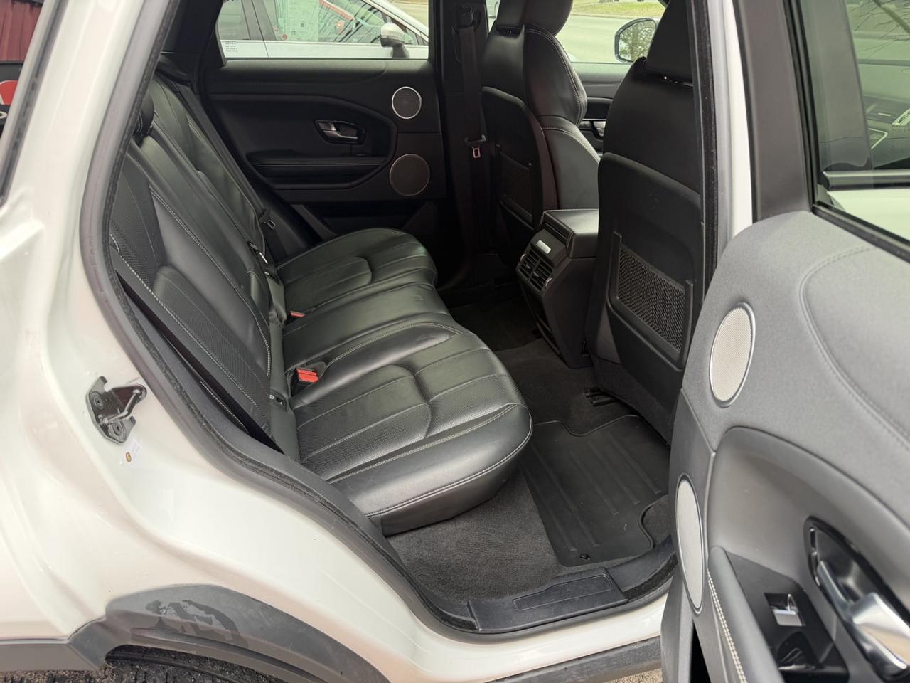 2016 Land Rover Range Rover Evoque HSE Photo