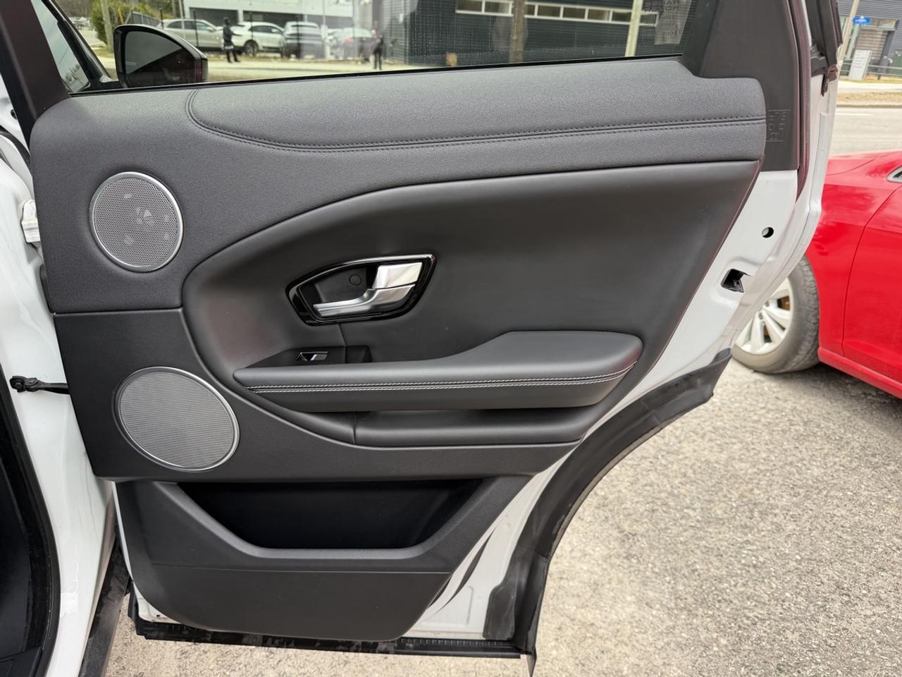 2016 Land Rover Range Rover Evoque HSE Photo