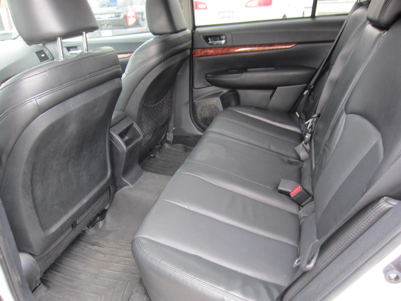 2011 Subaru Outback LIMITED Photo