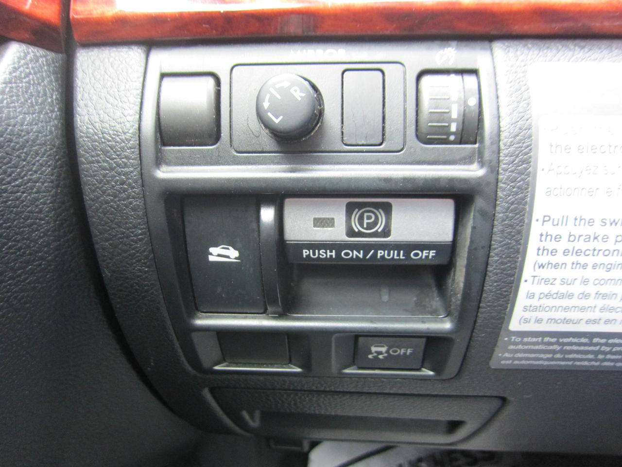 2011 Subaru Outback LIMITED Photo