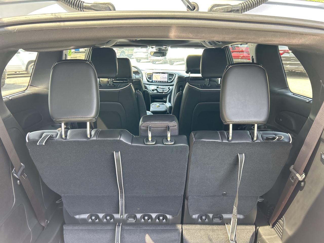 2024 Chrysler Pacifica Hybrid S Trim Hybrid Photo