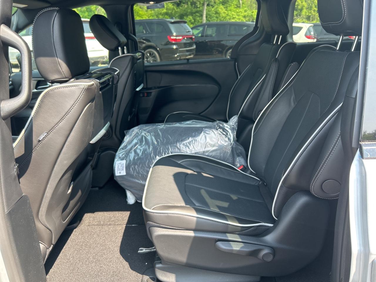 2024 Chrysler Pacifica Hybrid S Trim Hybrid Photo