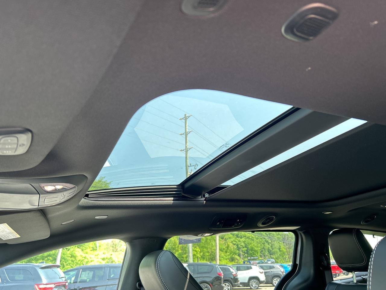 2024 Chrysler Pacifica Hybrid S Trim Hybrid Photo