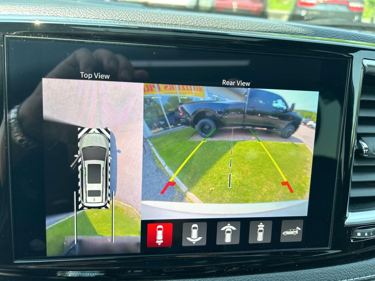 2024 Chrysler Pacifica S Trim Hybrid Photo
