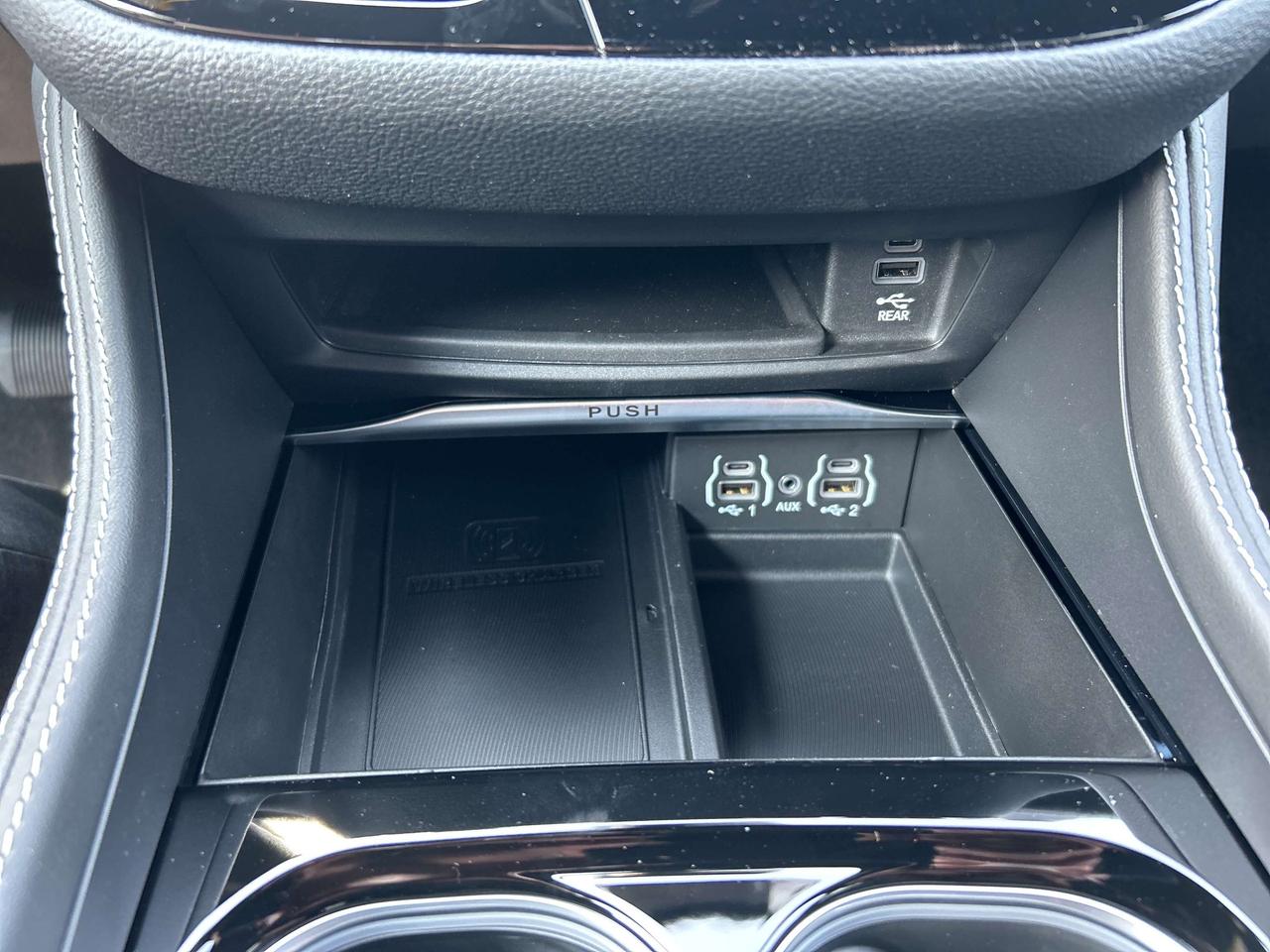 2024 Chrysler Pacifica S Trim Hybrid Photo