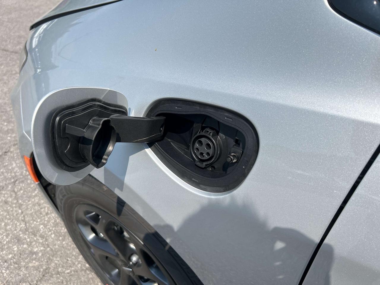 2024 Chrysler Pacifica S Trim Hybrid Photo