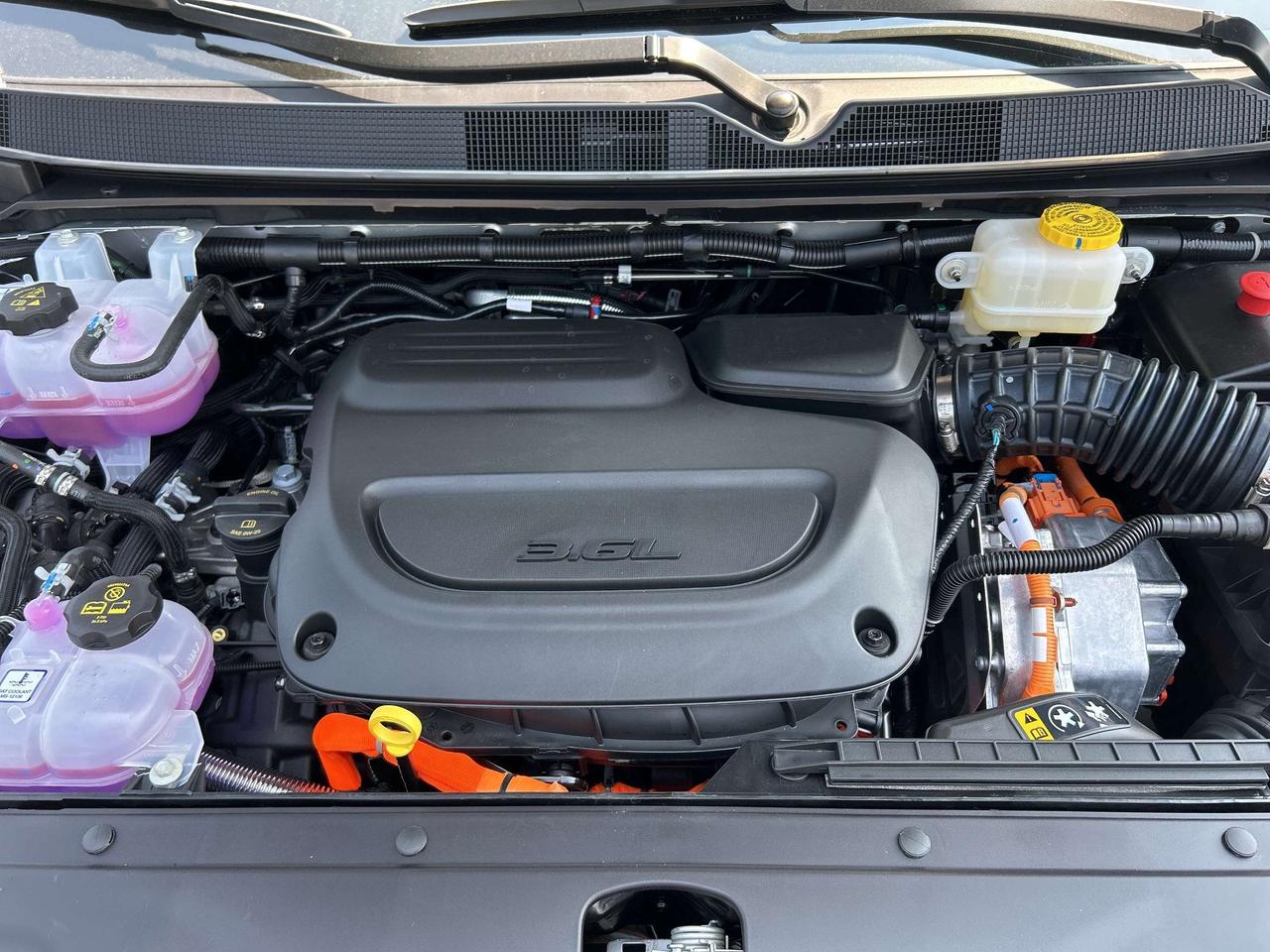 2024 Chrysler Pacifica S Trim Hybrid Photo