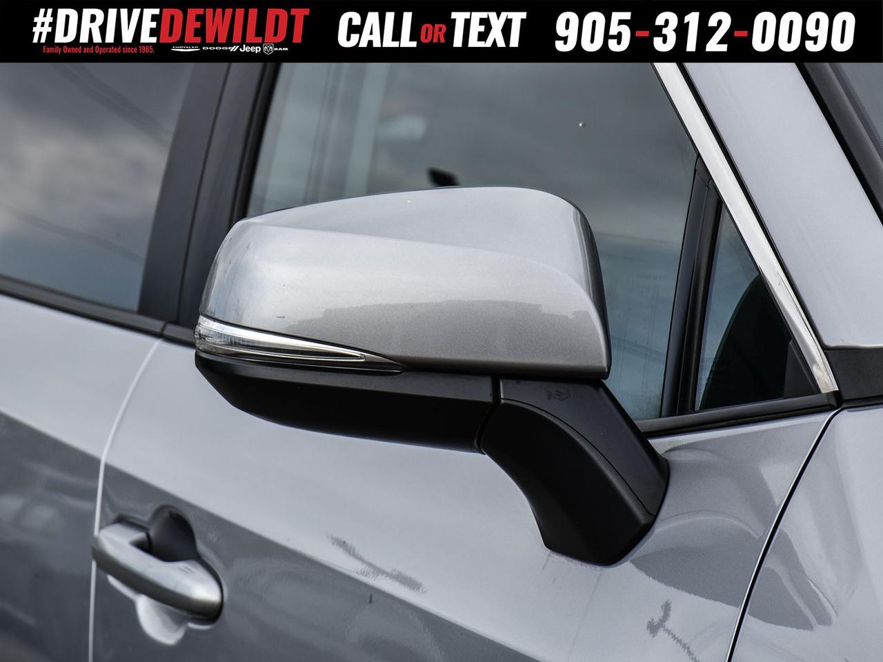 2022 Toyota RAV4 XLE   LEATHER SEATS   POWER SUNROOF Photo