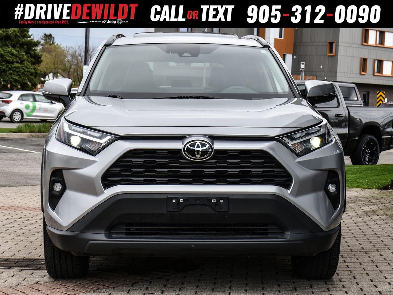 2022 Toyota RAV4 XLE   LEATHER SEATS   POWER SUNROOF Photo