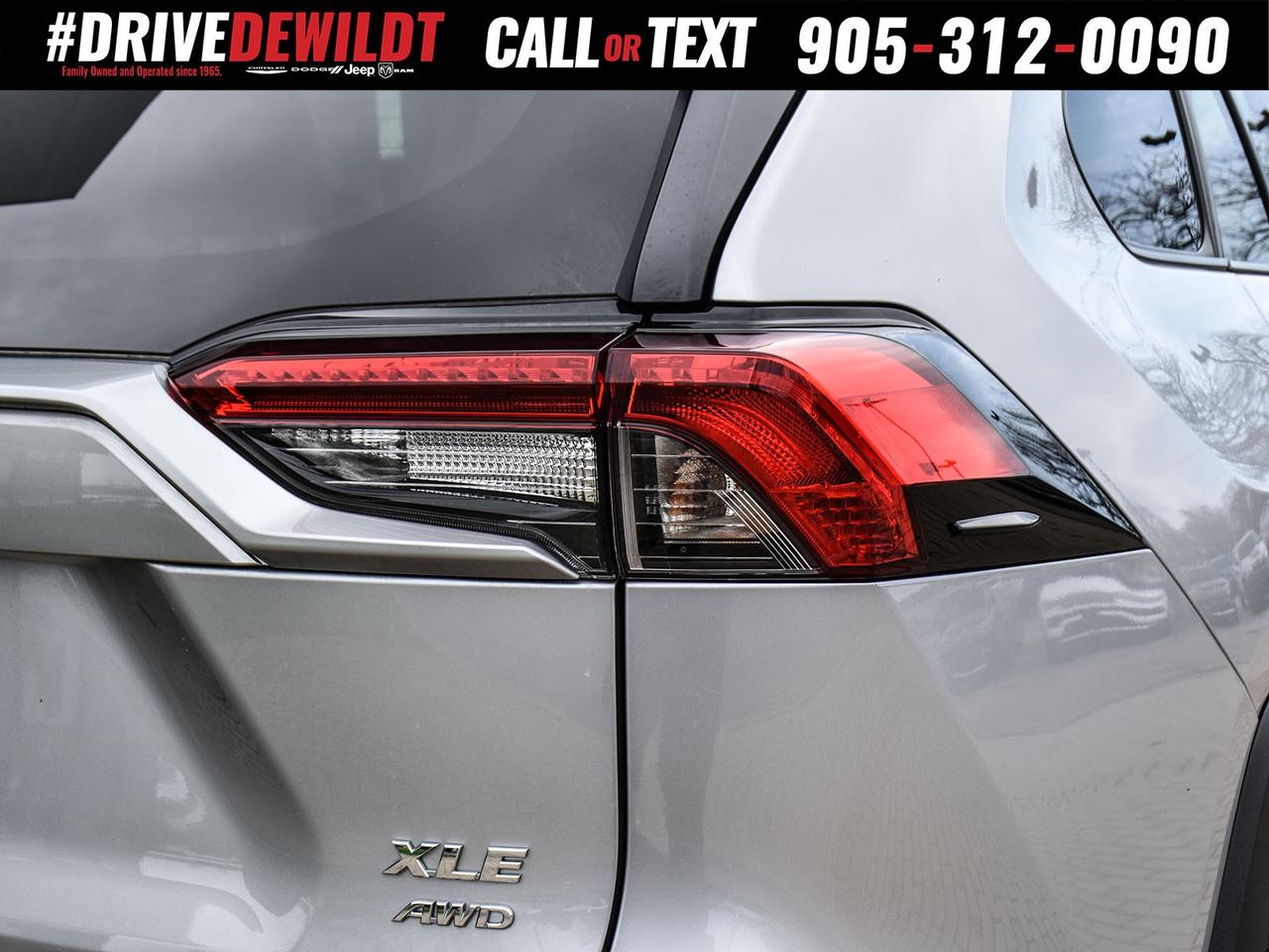 2022 Toyota RAV4 XLE   LEATHER SEATS   POWER SUNROOF Photo