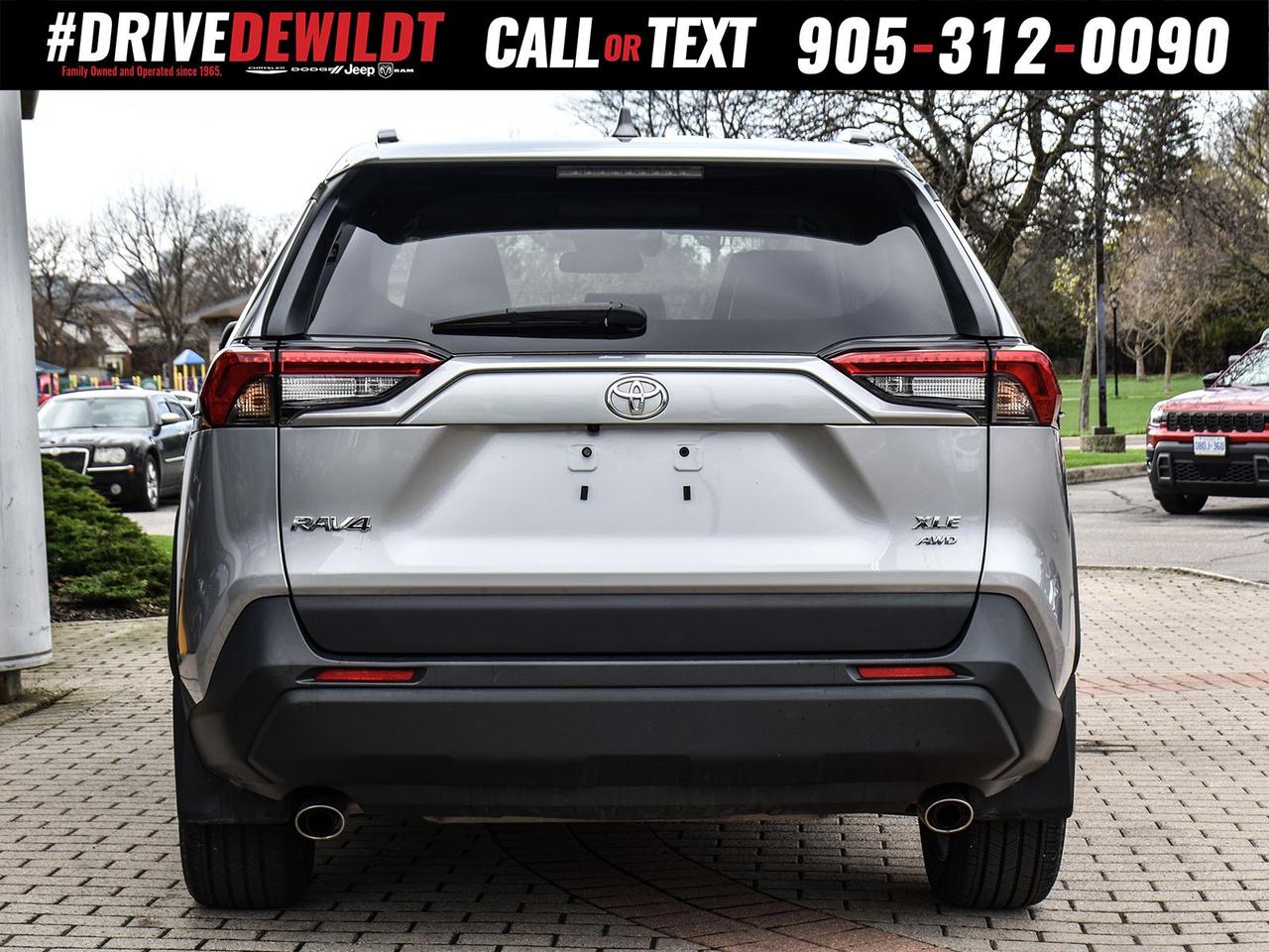 2022 Toyota RAV4 XLE   LEATHER SEATS   POWER SUNROOF Photo