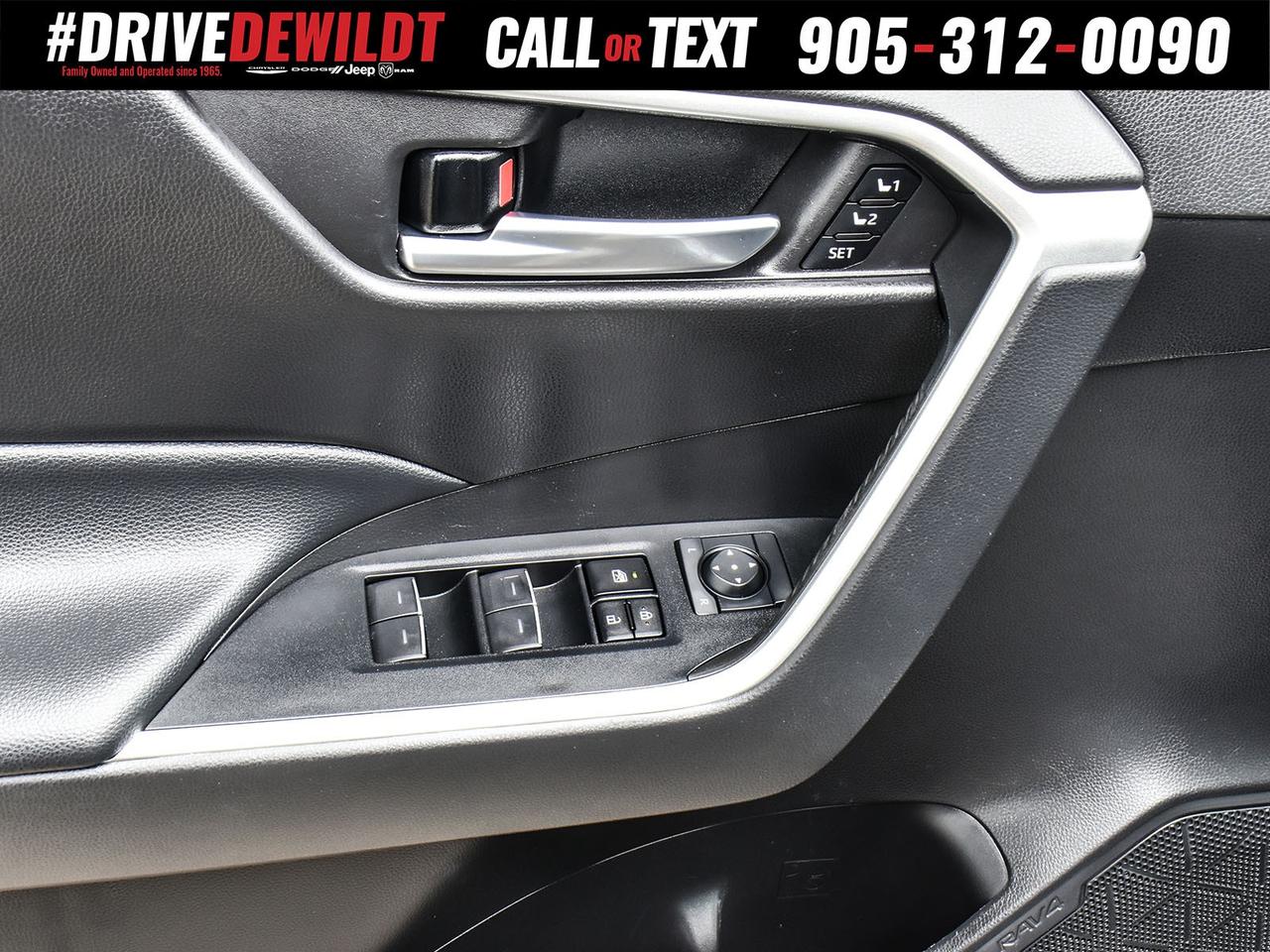 2022 Toyota RAV4 XLE   LEATHER SEATS   POWER SUNROOF Photo