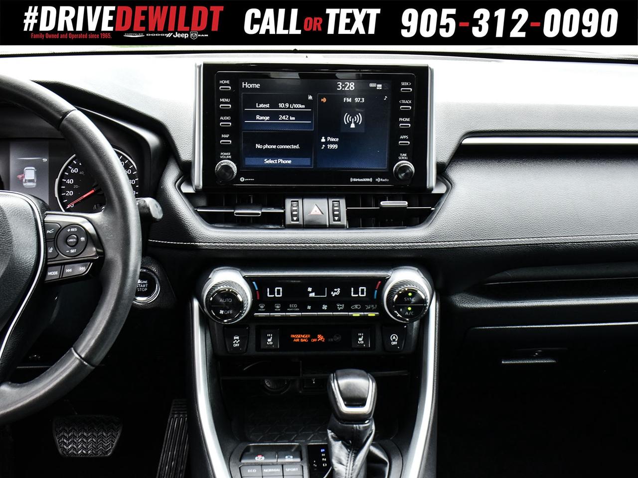 2022 Toyota RAV4 XLE   LEATHER SEATS   POWER SUNROOF Photo