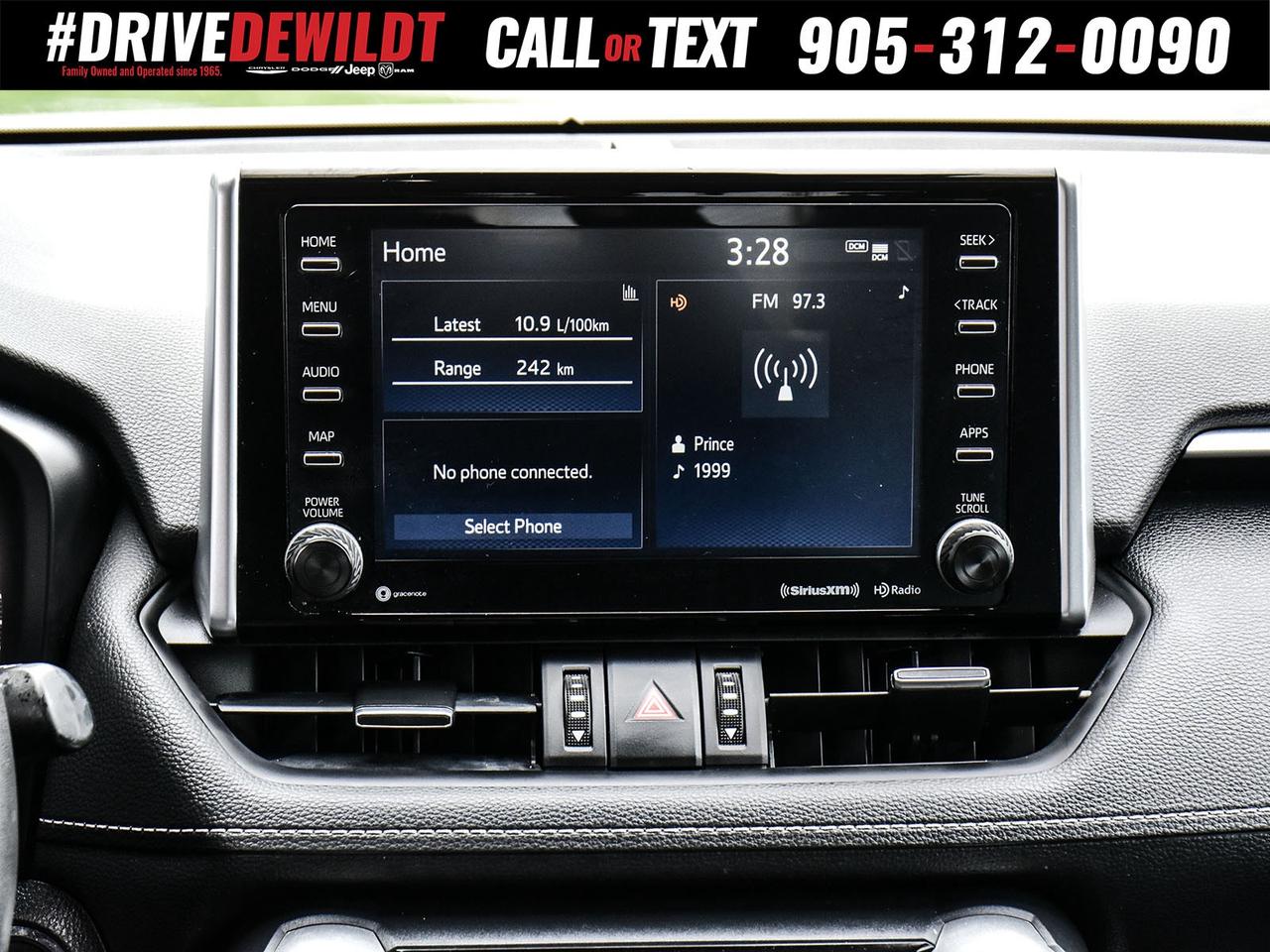 2022 Toyota RAV4 XLE   LEATHER SEATS   POWER SUNROOF Photo