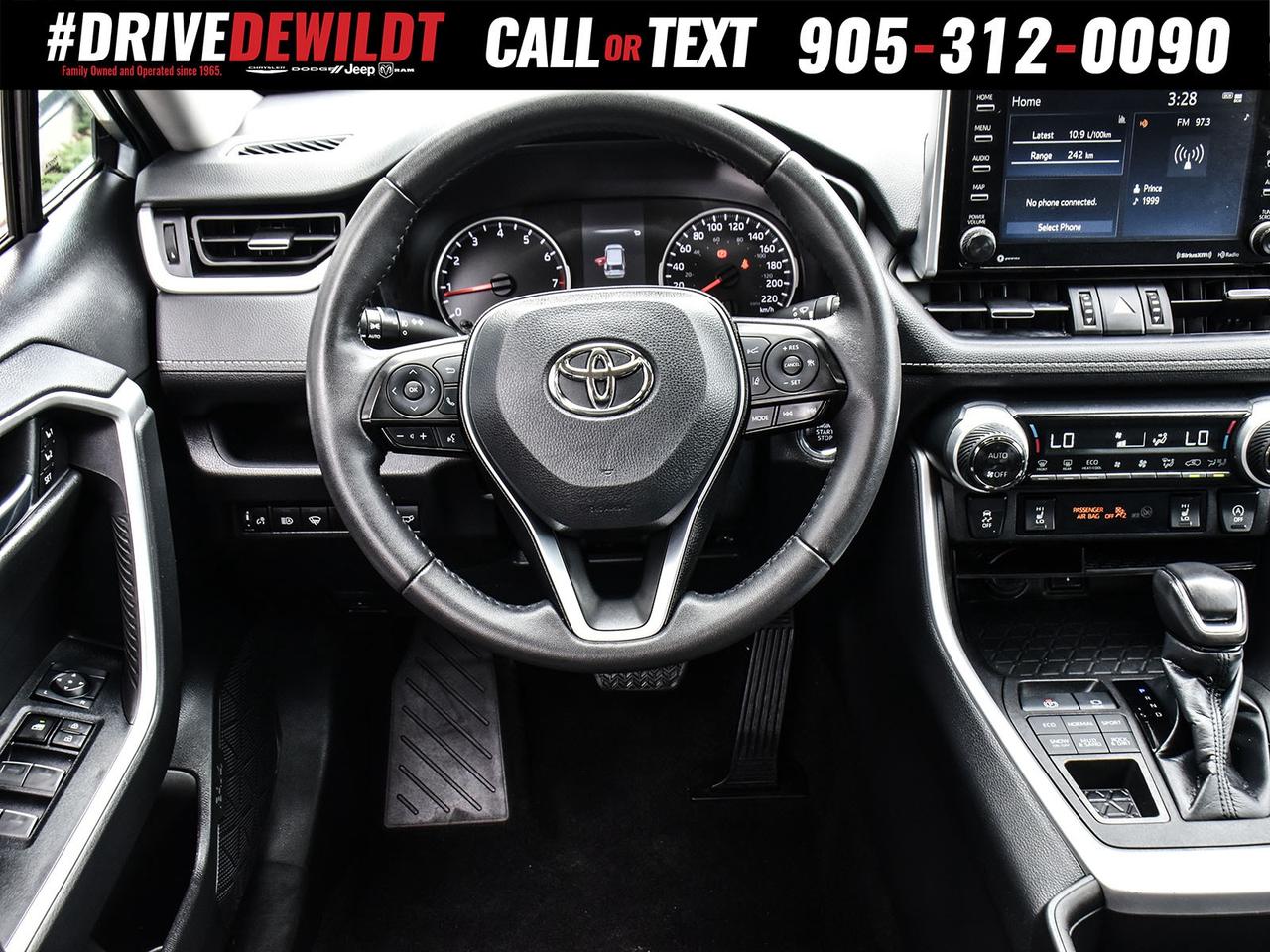 2022 Toyota RAV4 XLE   LEATHER SEATS   POWER SUNROOF Photo