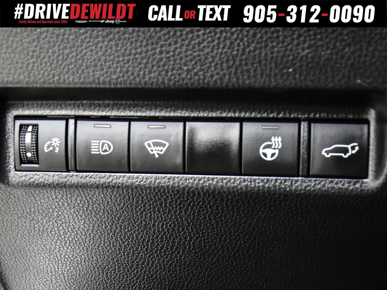 2022 Toyota RAV4 XLE   LEATHER SEATS   POWER SUNROOF Photo