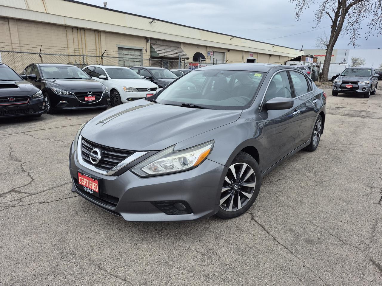 2017 Nissan Altima SV Photo