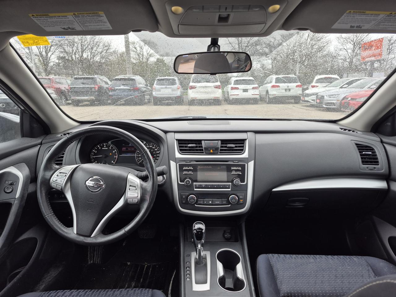 2017 Nissan Altima SV Photo