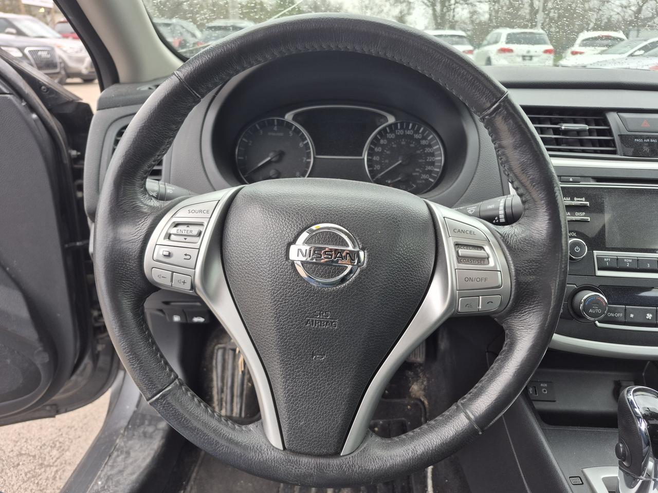 2017 Nissan Altima SV Photo