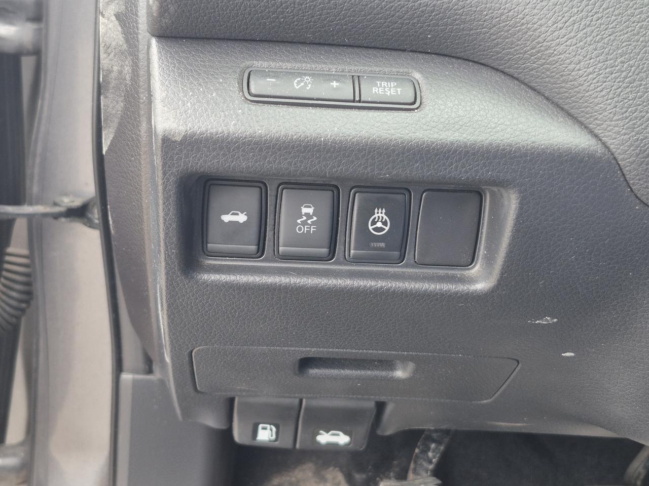2017 Nissan Altima SV Photo