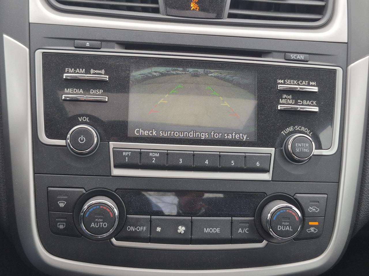2017 Nissan Altima SV Photo