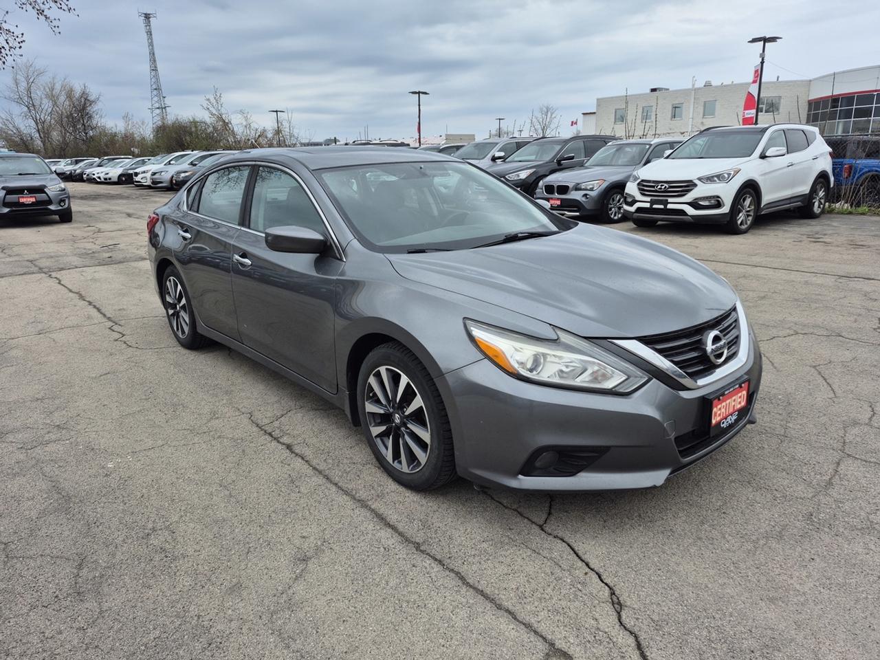 2017 Nissan Altima SV Photo2