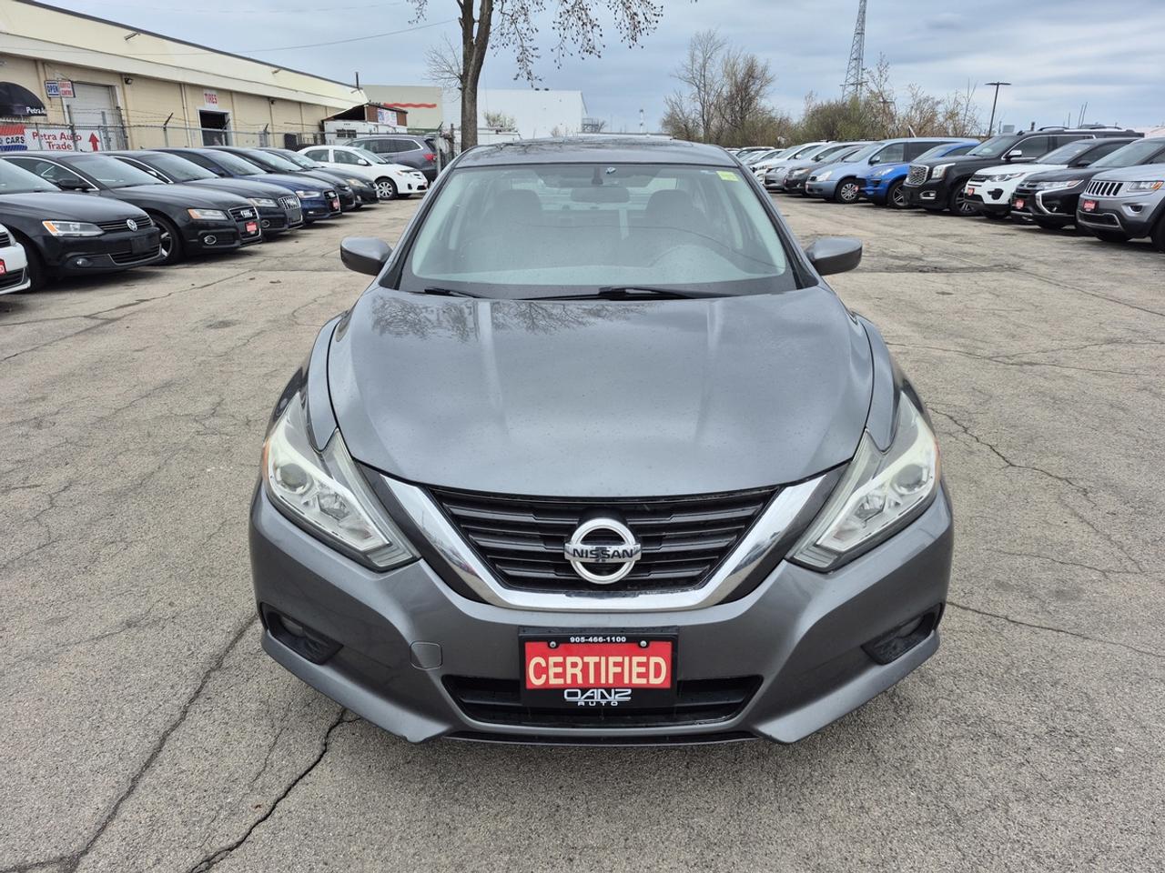 2017 Nissan Altima SV Photo