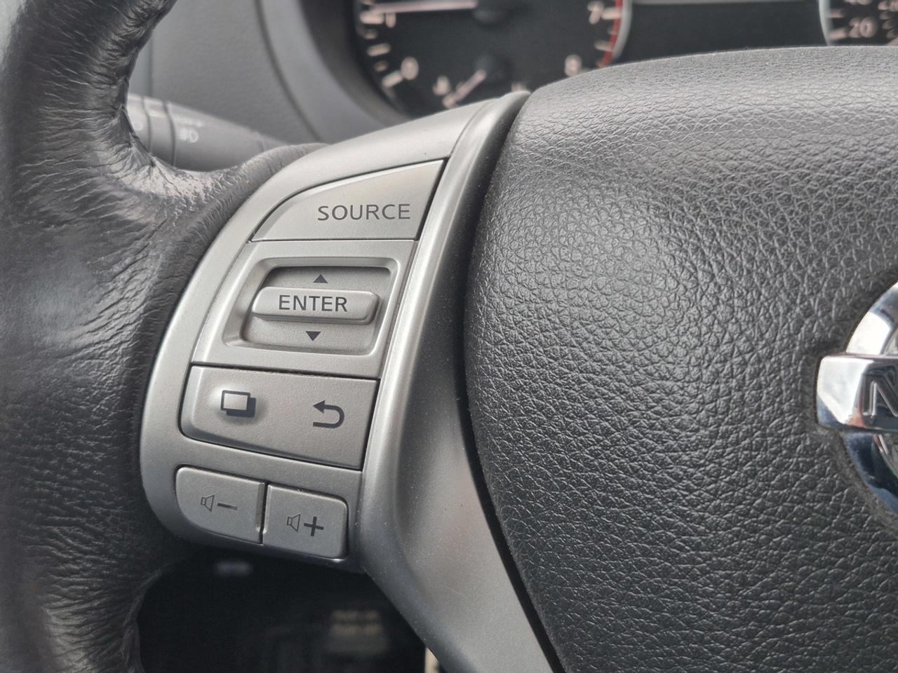 2017 Nissan Altima SV Photo