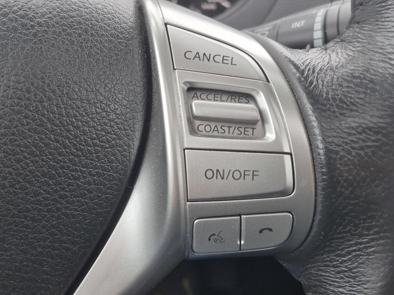 2017 Nissan Altima SV Photo