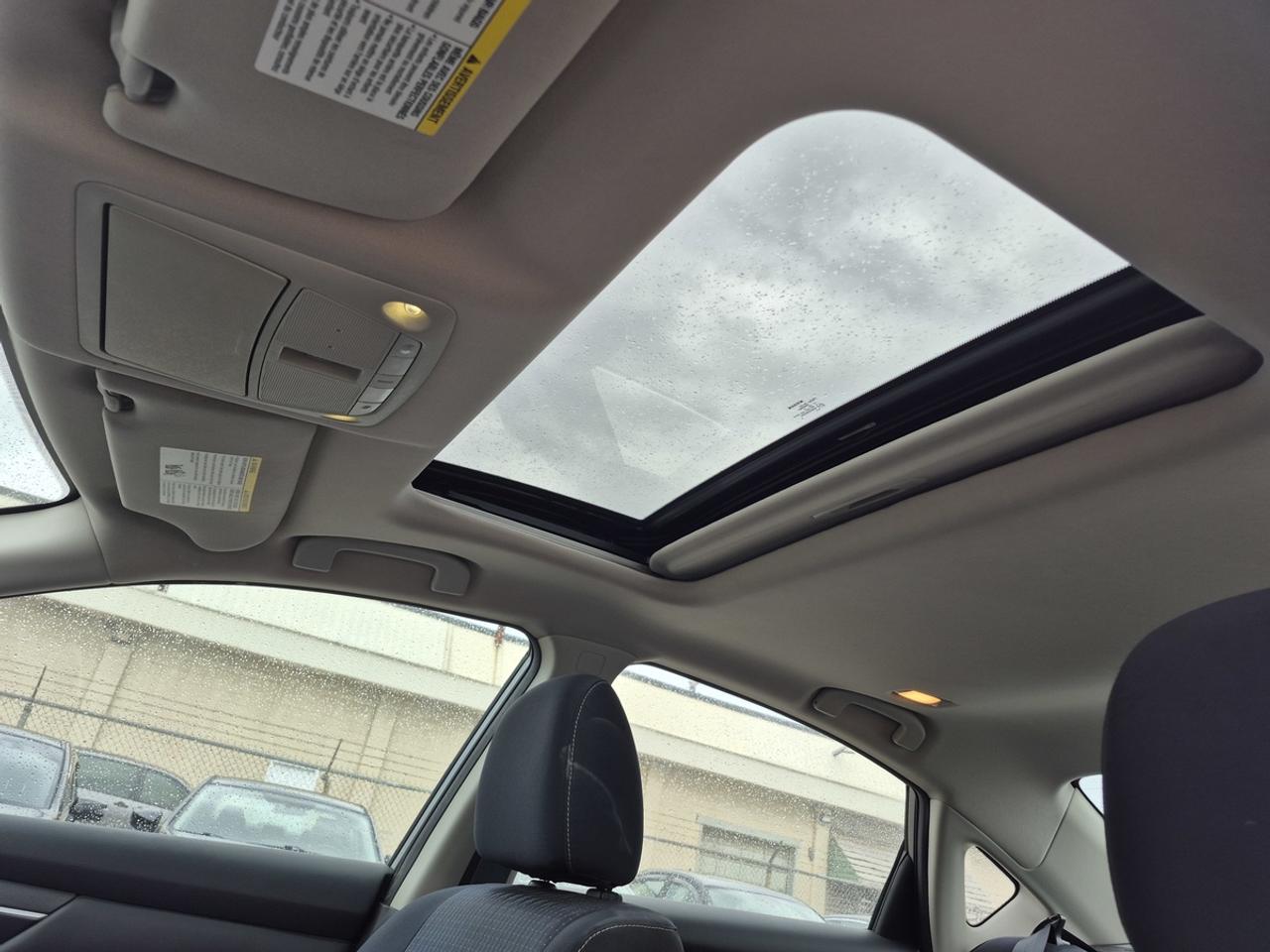 2017 Nissan Altima SV Photo