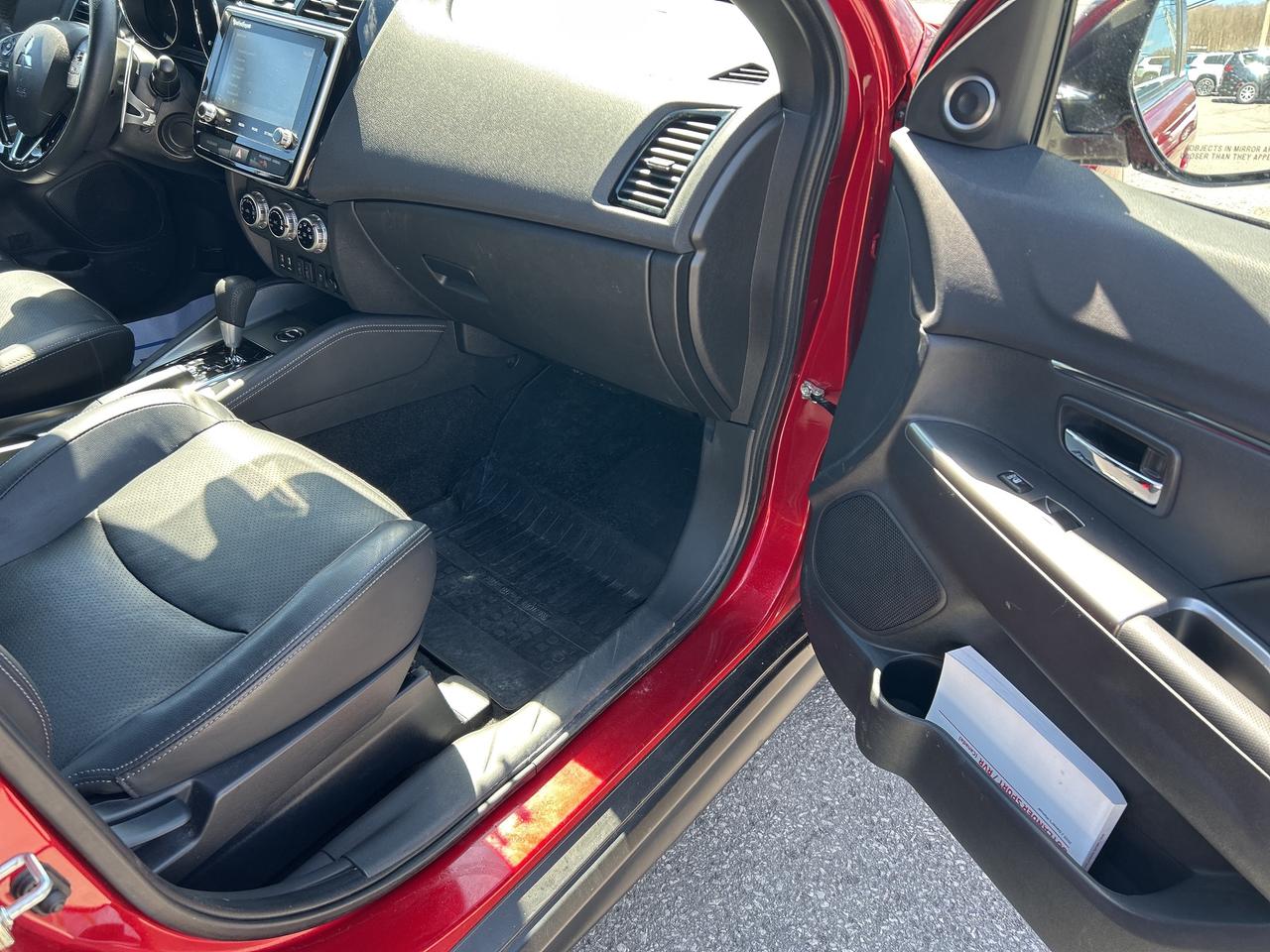 2023 Mitsubishi RVR GT Photo