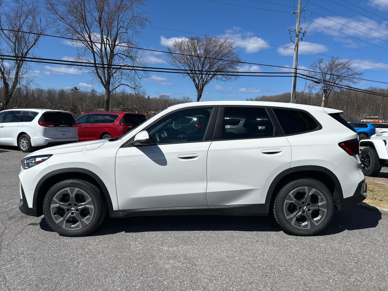 2024 BMW X1 xDrive28i Photo3
