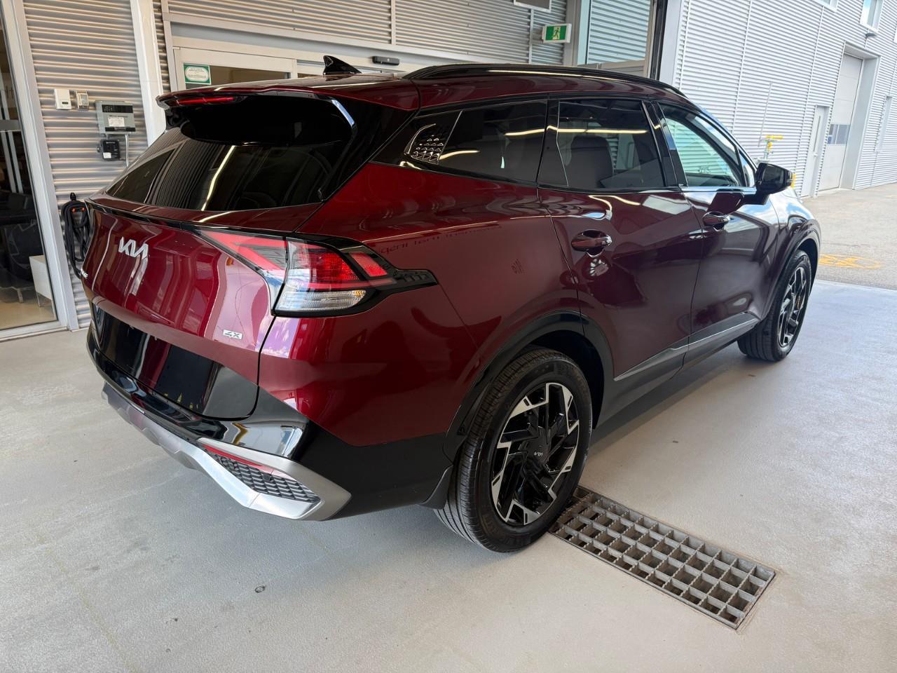 2023 Kia Sportage EX Premium w/Black Interior 4dr All-Wheel Drive Photo