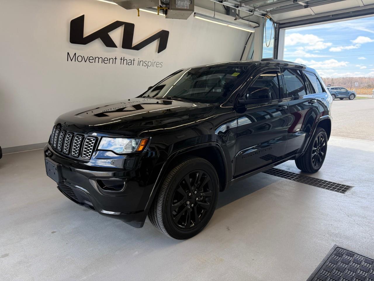 2021 Jeep Grand Cherokee Laredo 4dr 4x4 Photo0