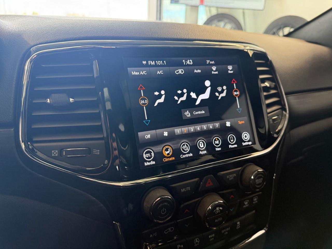 2021 Jeep Grand Cherokee Laredo 4dr 4x4 Photo