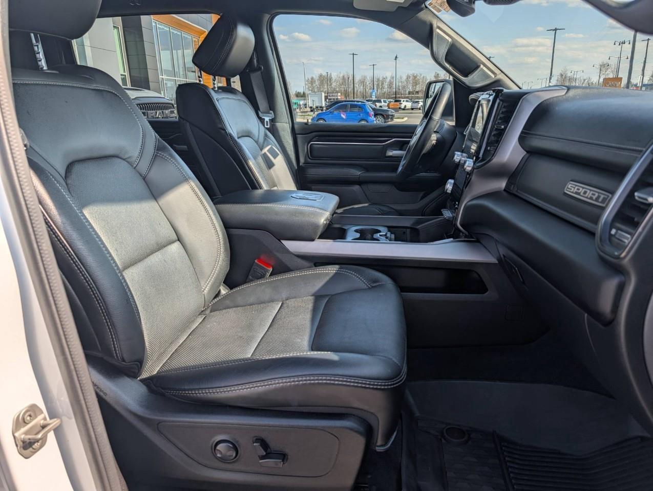 2024 RAM 1500 Sport NO ACCIDENTS Photo4