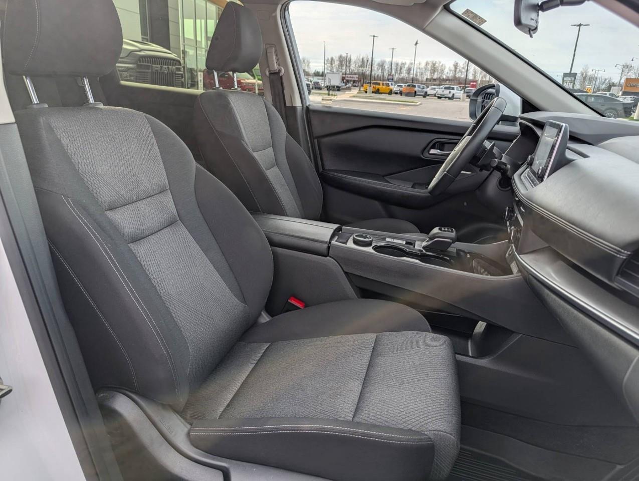 2024 Nissan Rogue SV Moonroof NO ACCIDENTS/ PANORAMIC SUNROOF Photo