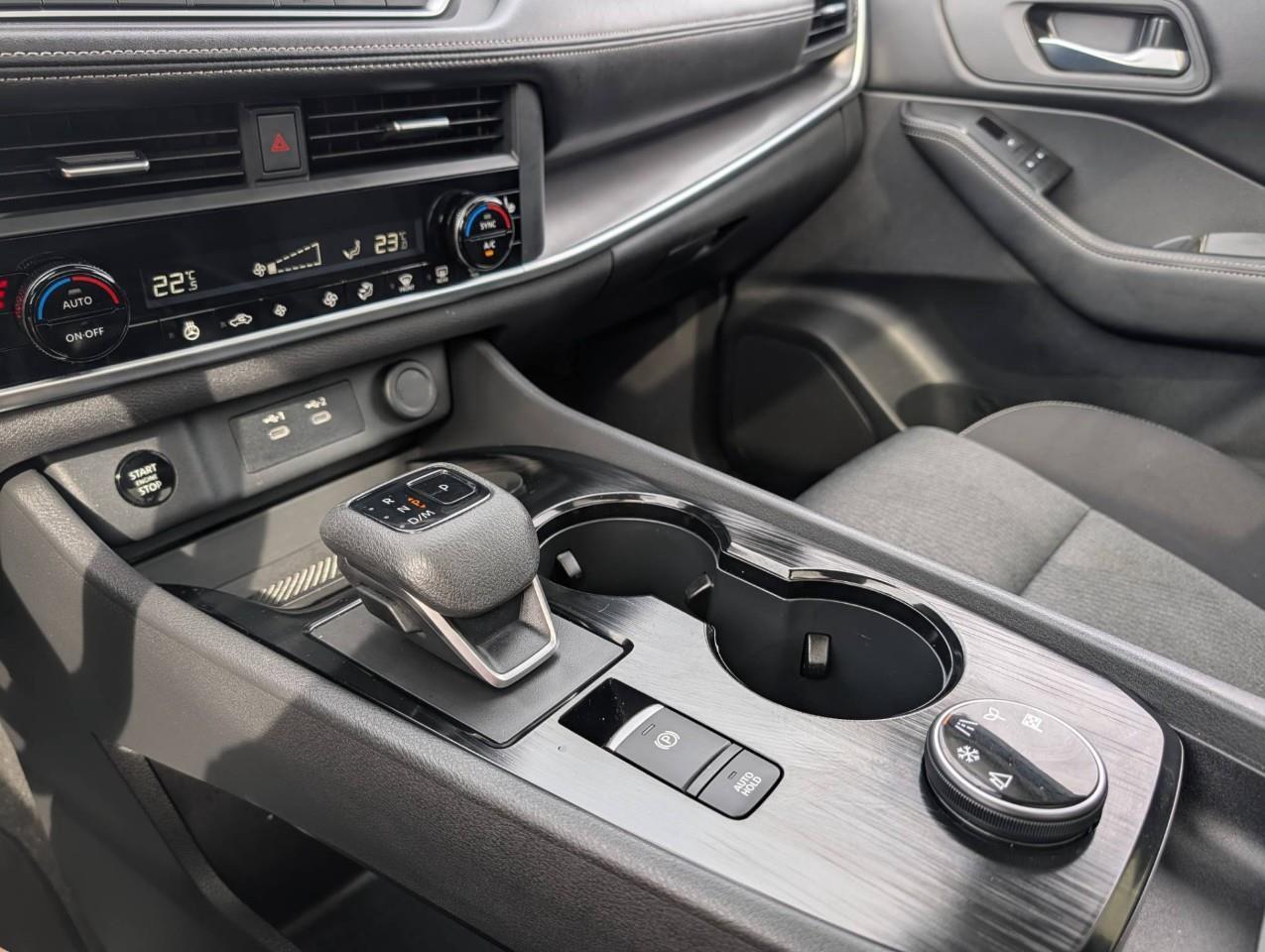 2024 Nissan Rogue SV Moonroof NO ACCIDENTS/ PANORAMIC SUNROOF Photo